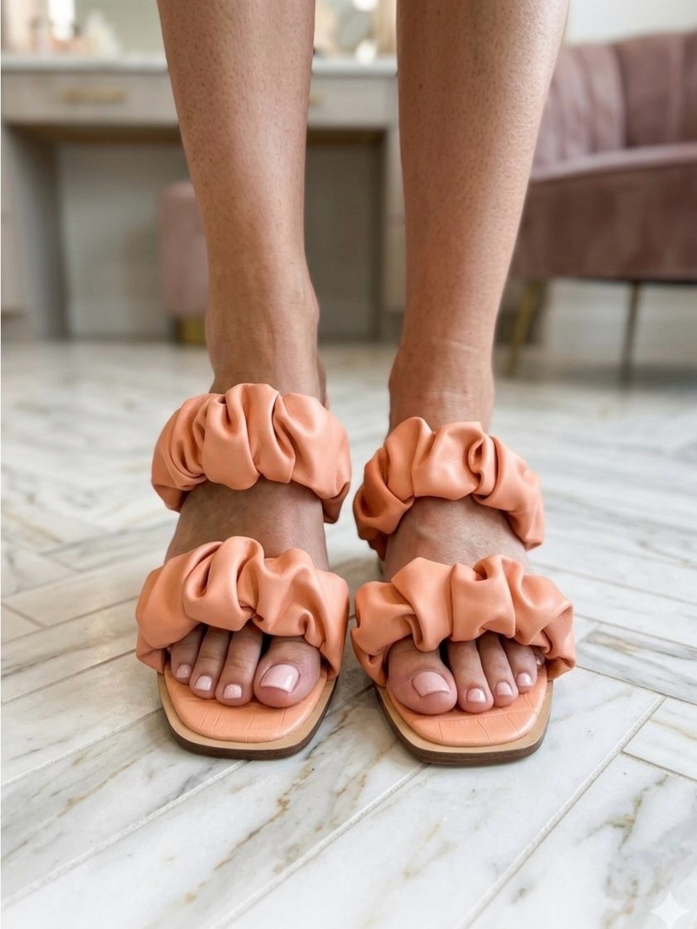 Circus by Sam Edelman Women's Iggy Slide Sandals in the color Malibu Peach. 8NIB